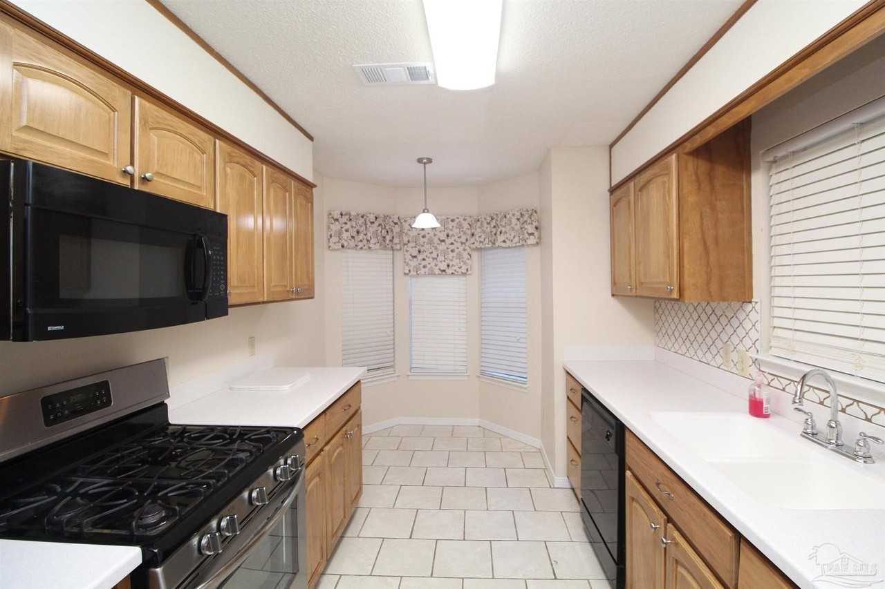 8154 Treetop Ln - Photo 5 of 14
