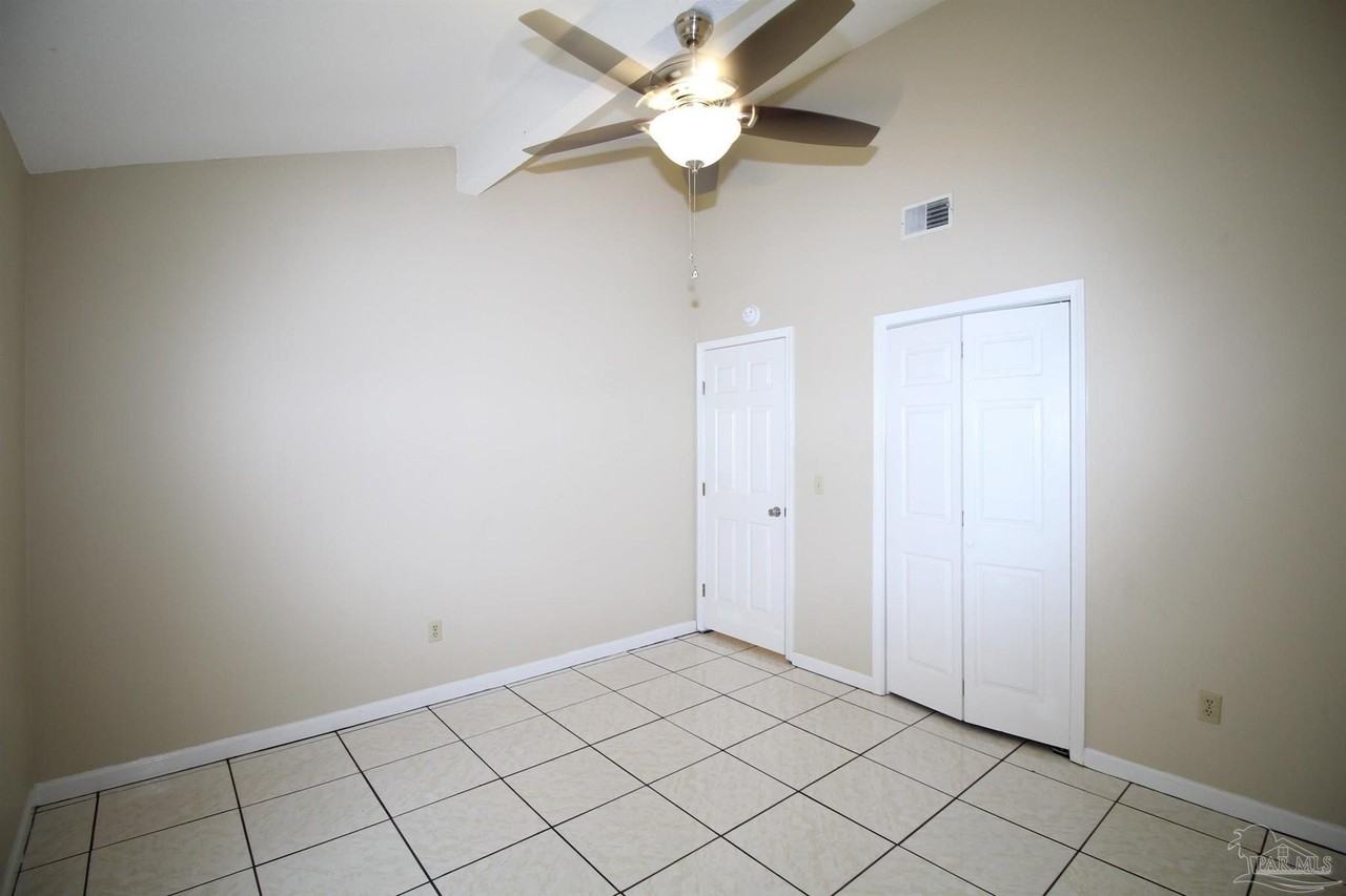 907 N 77th Ave #B - Photo 6 of 12