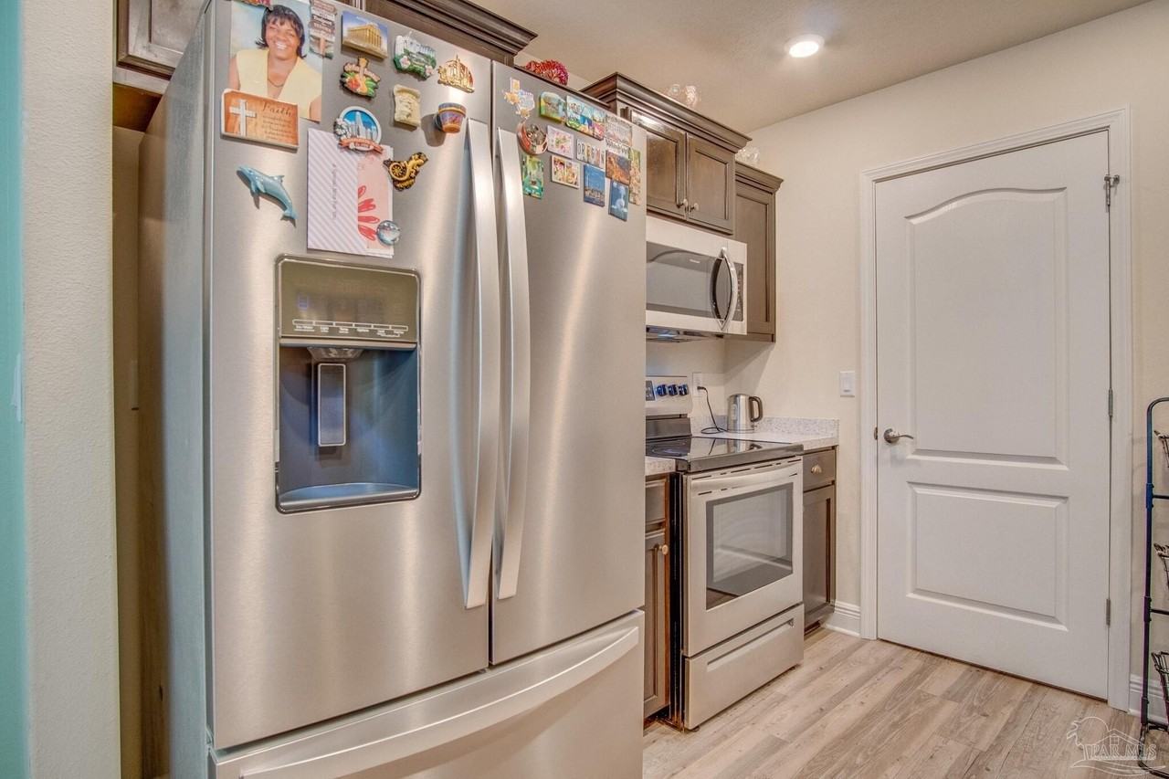 8824 Smiley Ct - Photo 5 of 21