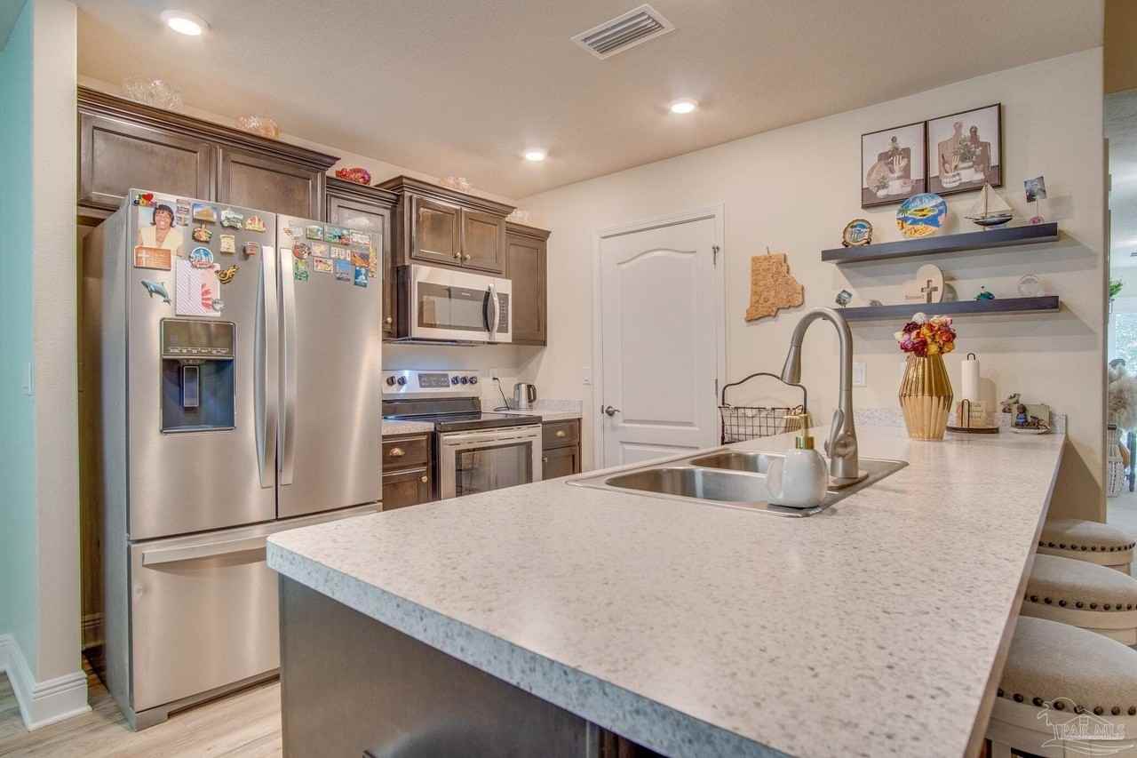 8824 Smiley Ct - Photo 7 of 21