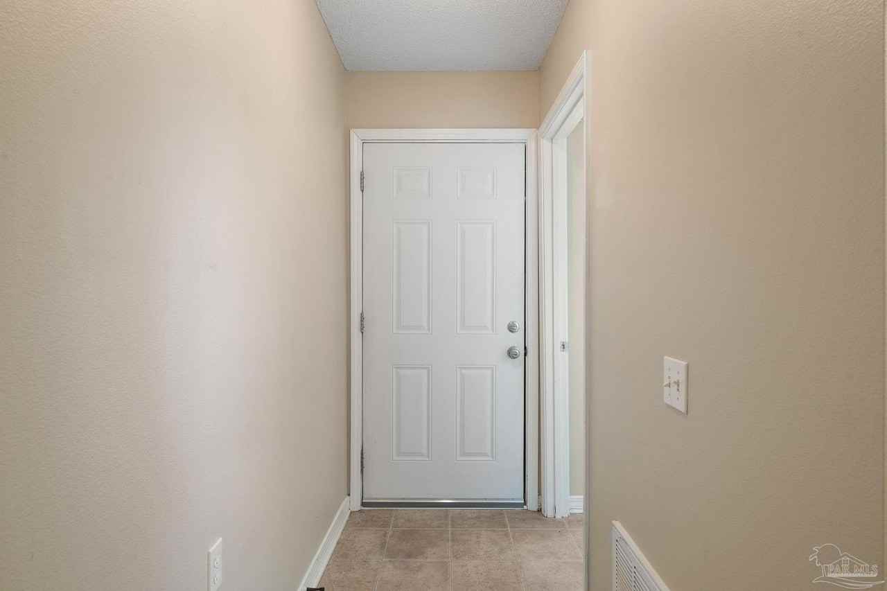 9771 Cobblebrook Dr - Photo 5 of 29