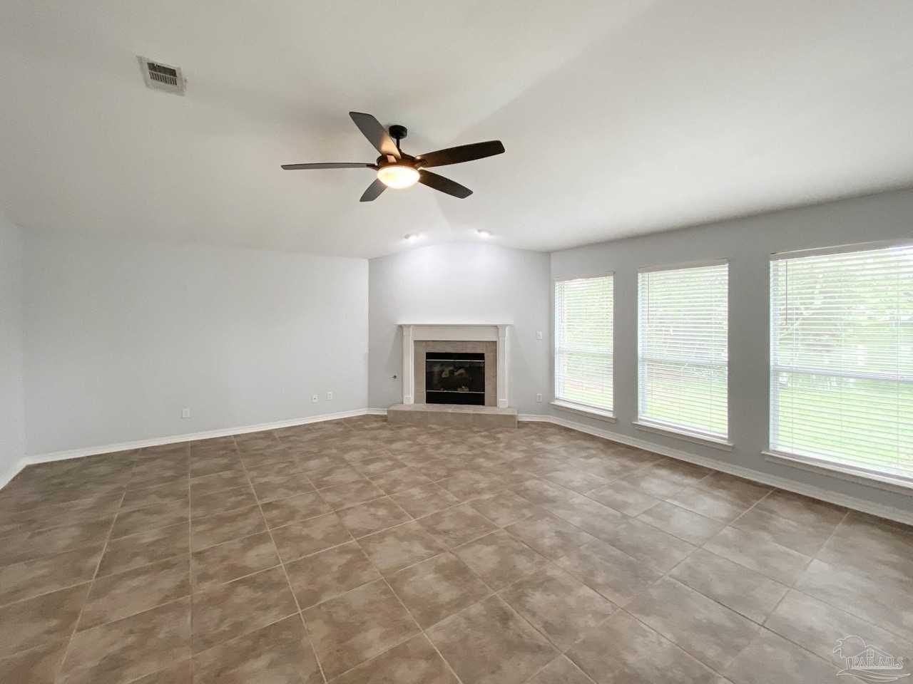 9678 Westgate Cir - Photo 3 of 29