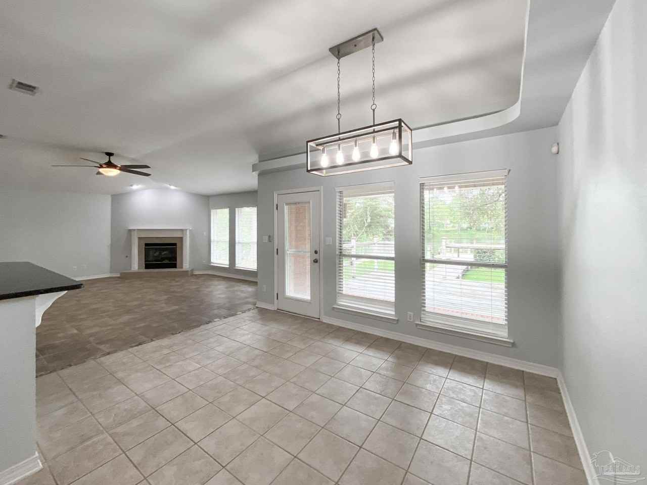 9678 Westgate Cir - Photo 4 of 29