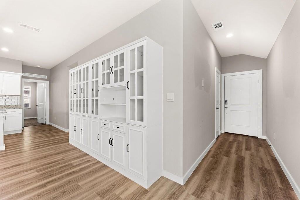 7611 Orange Blossom Rd - Photo 3 of 31