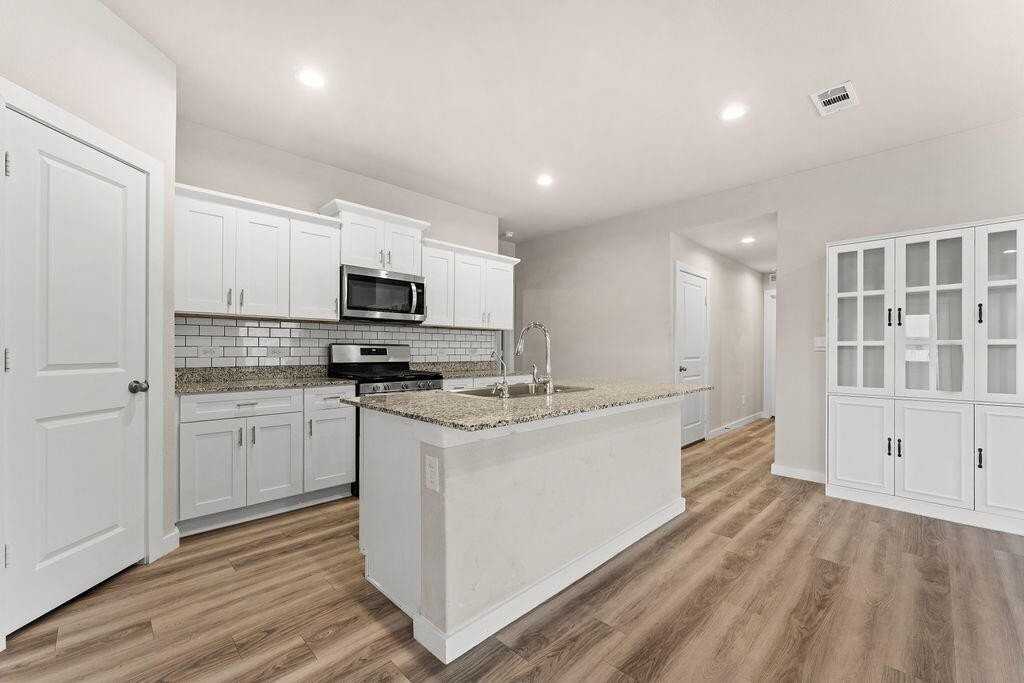 7611 Orange Blossom Rd - Photo 7 of 31