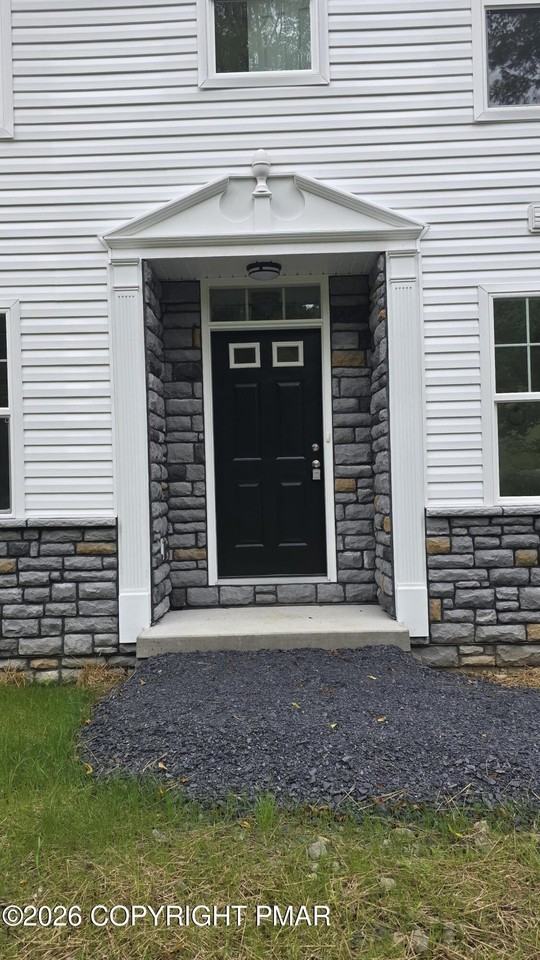 1369 Mutton Hollow Rd - Photo 3 of 28