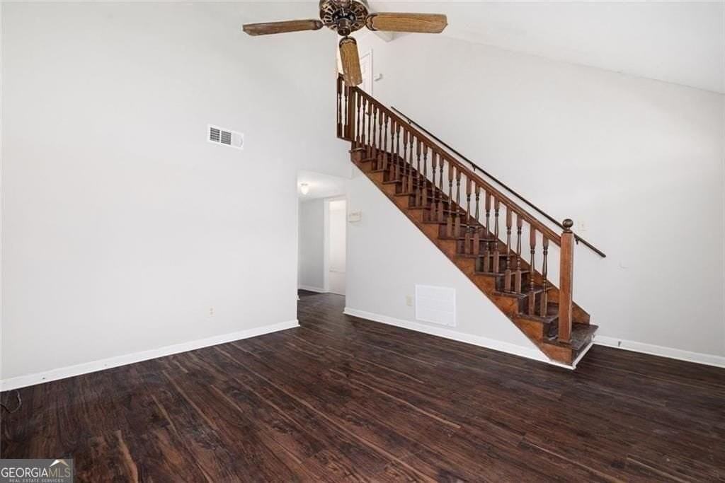 1055 Autumn Crest Ct - Photo 4 of 18
