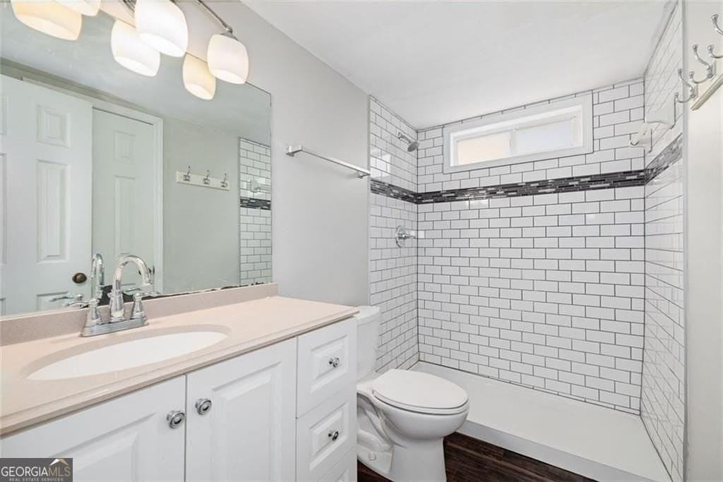 1055 Autumn Crest Ct - Photo 6 of 18