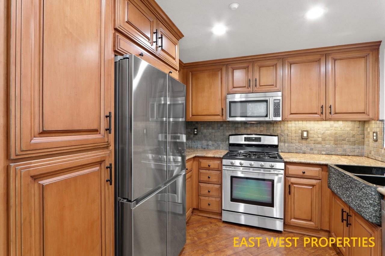 2200 Timberwood #1 - Photo 7 of 24