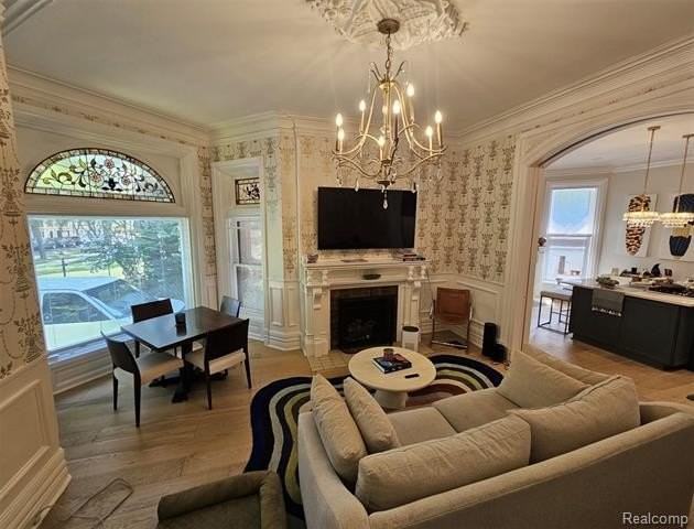 669 W Canfield St - Photo 2 of 12
