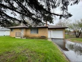 5122 W Bristol Rd - Photo 1 of 1