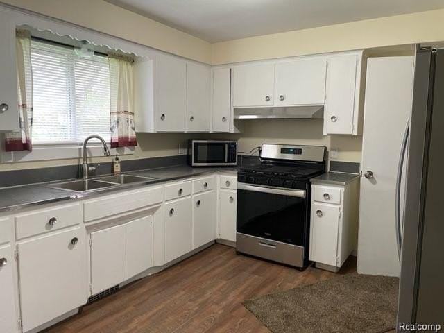 5122 W Bristol Rd - Photo 3 of 10