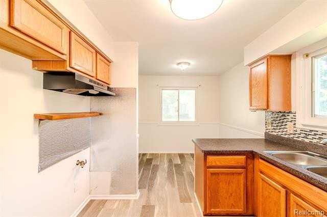 19888 Broadacres St - Photo 3 of 14