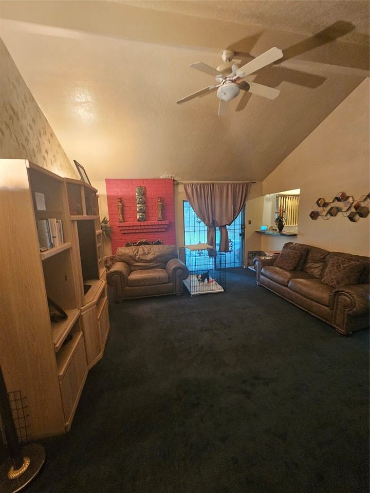 15206 Flamingo Park - Photo 3 of 12