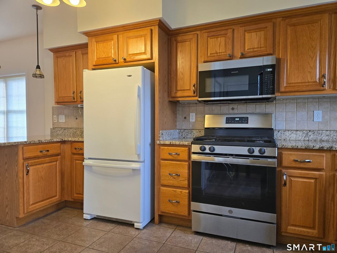 511 Elm St - Photo 4 of 26