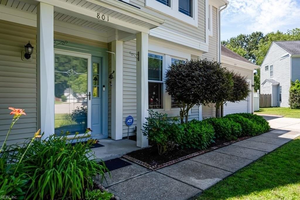 801 Winter King Ct - Photo 2 of 48