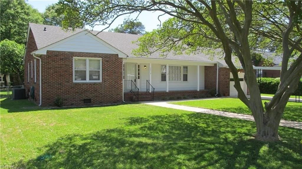 2217 Delwood Rd - Photo 2 of 35
