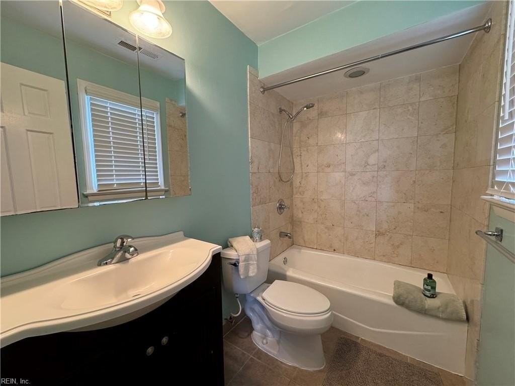 598 Pinewood Dr #106 - Photo 2 of 8