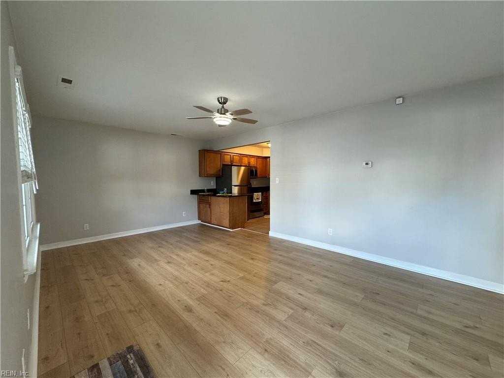 598 Pinewood Dr #106 - Photo 4 of 8