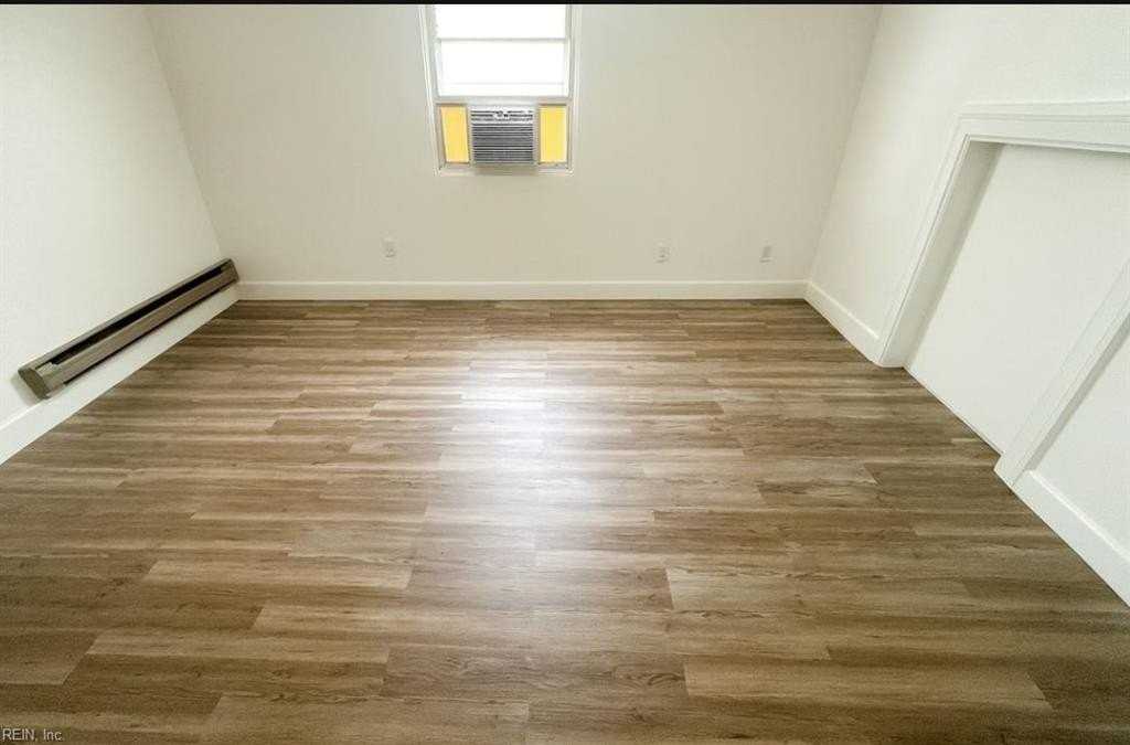 1615 Holladay St - Photo 6 of 7