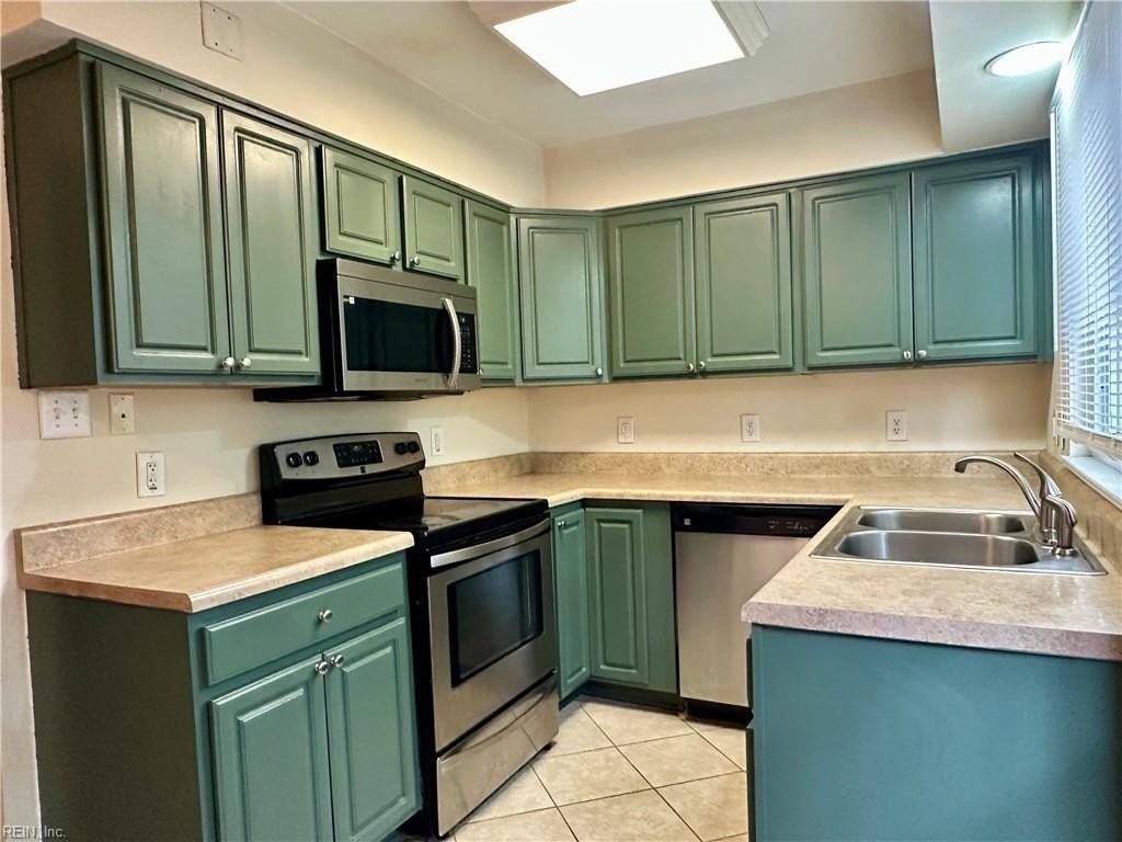 3412 Crimson Holly Ct - Photo 3 of 27