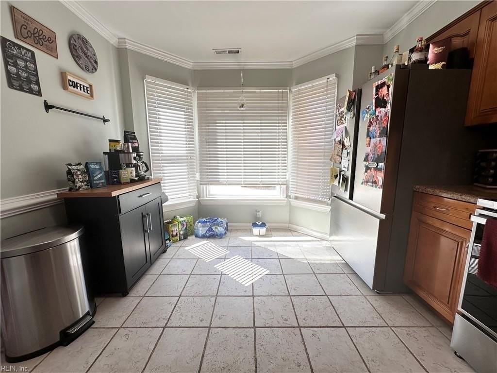 434 Wayman Ln - Photo 7 of 31