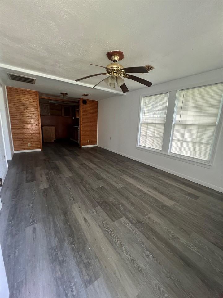 122 W Pecan Ln - Photo 3 of 9