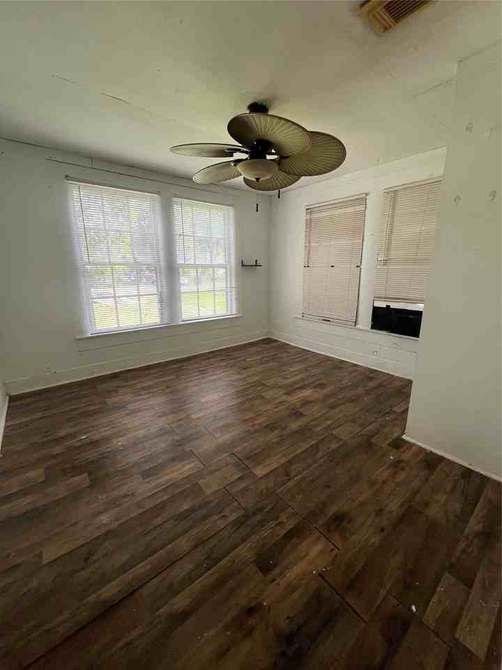 122 W Pecan Ln - Photo 4 of 9