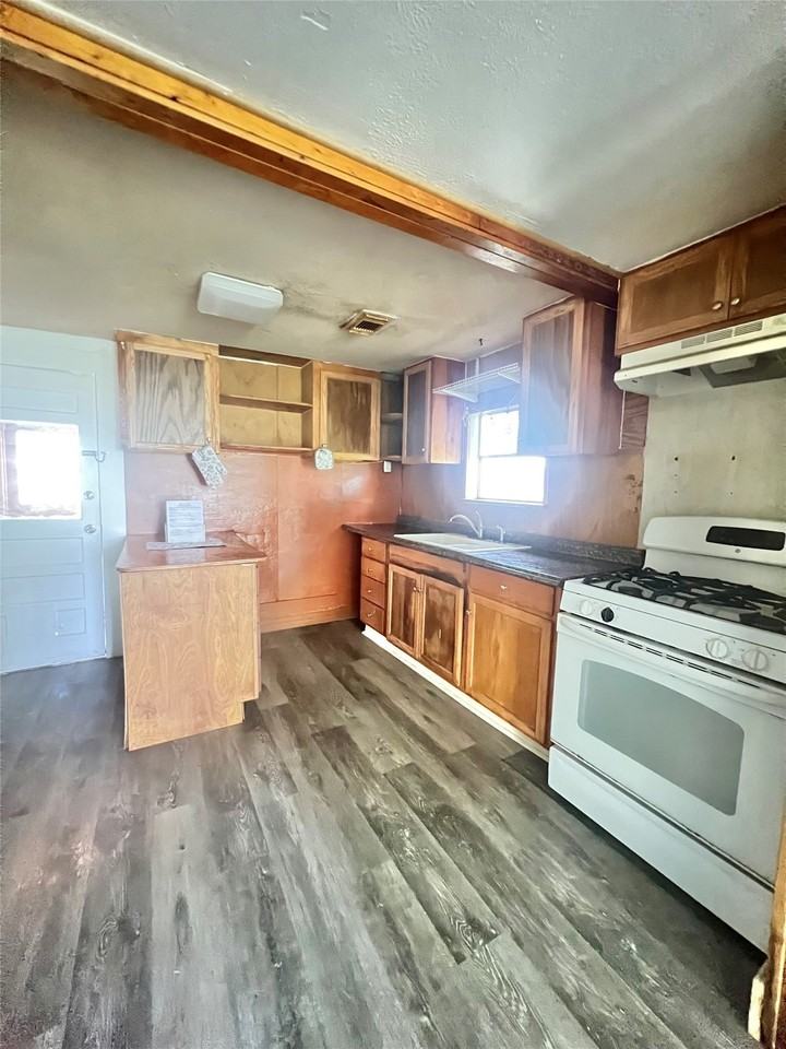 122 W Pecan Ln - Photo 7 of 9