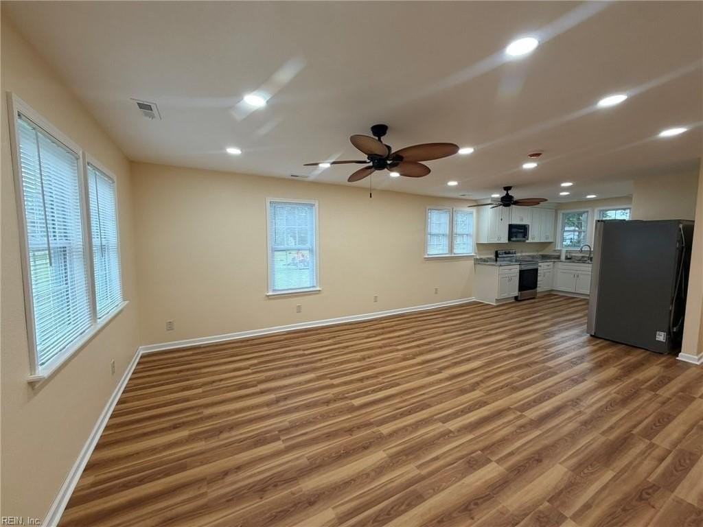 705 Canal Dr - Photo 4 of 11