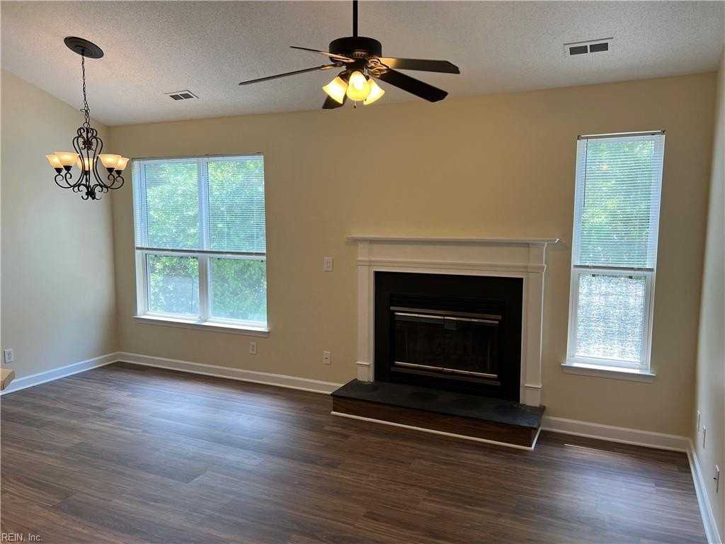 3201 Jade Ct #304 - Photo 4 of 37