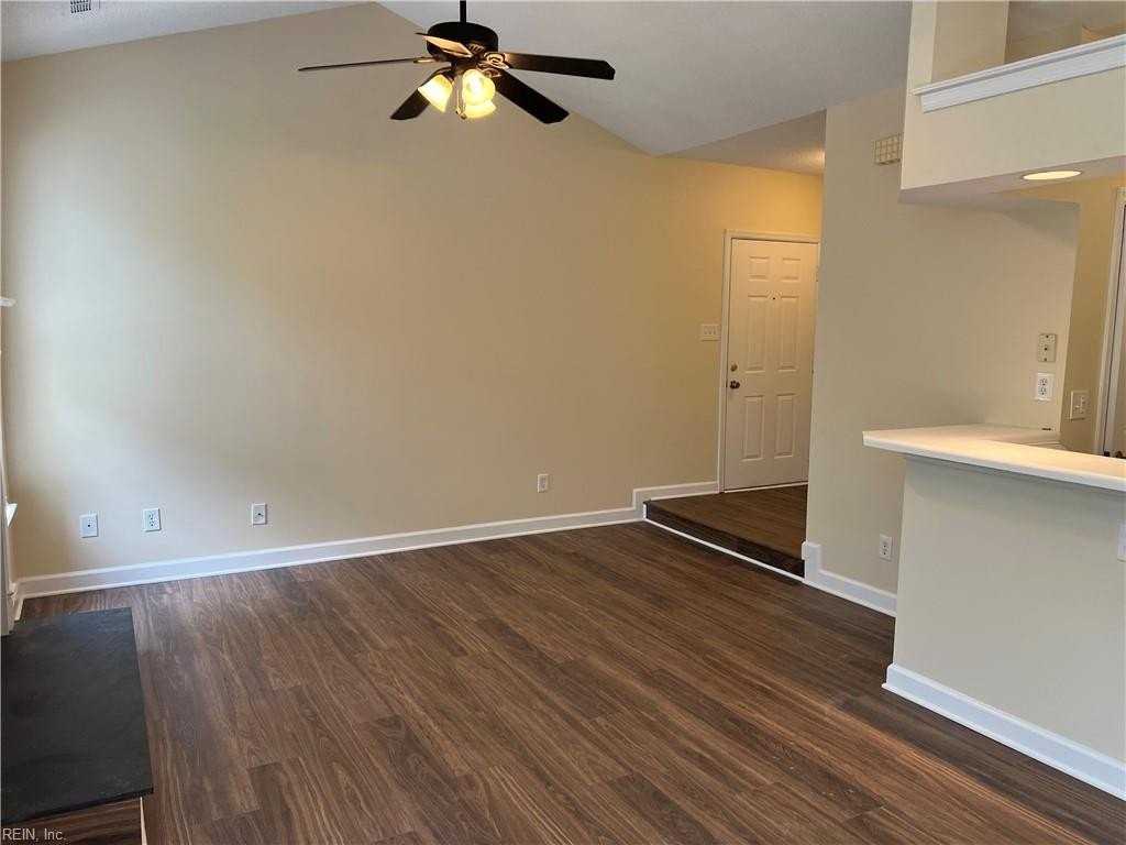 3201 Jade Ct #304 - Photo 5 of 37