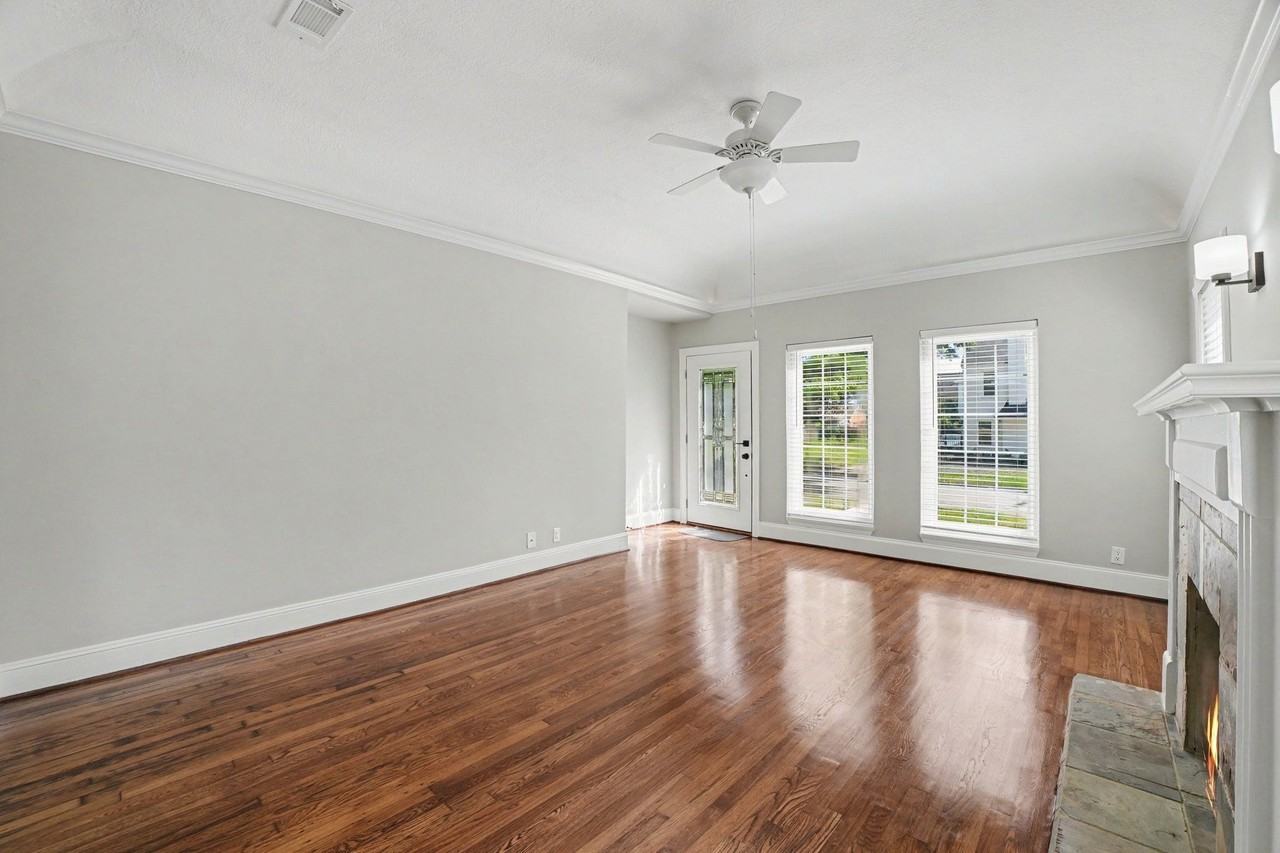 2805 Rosewood St - Photo 4 of 20