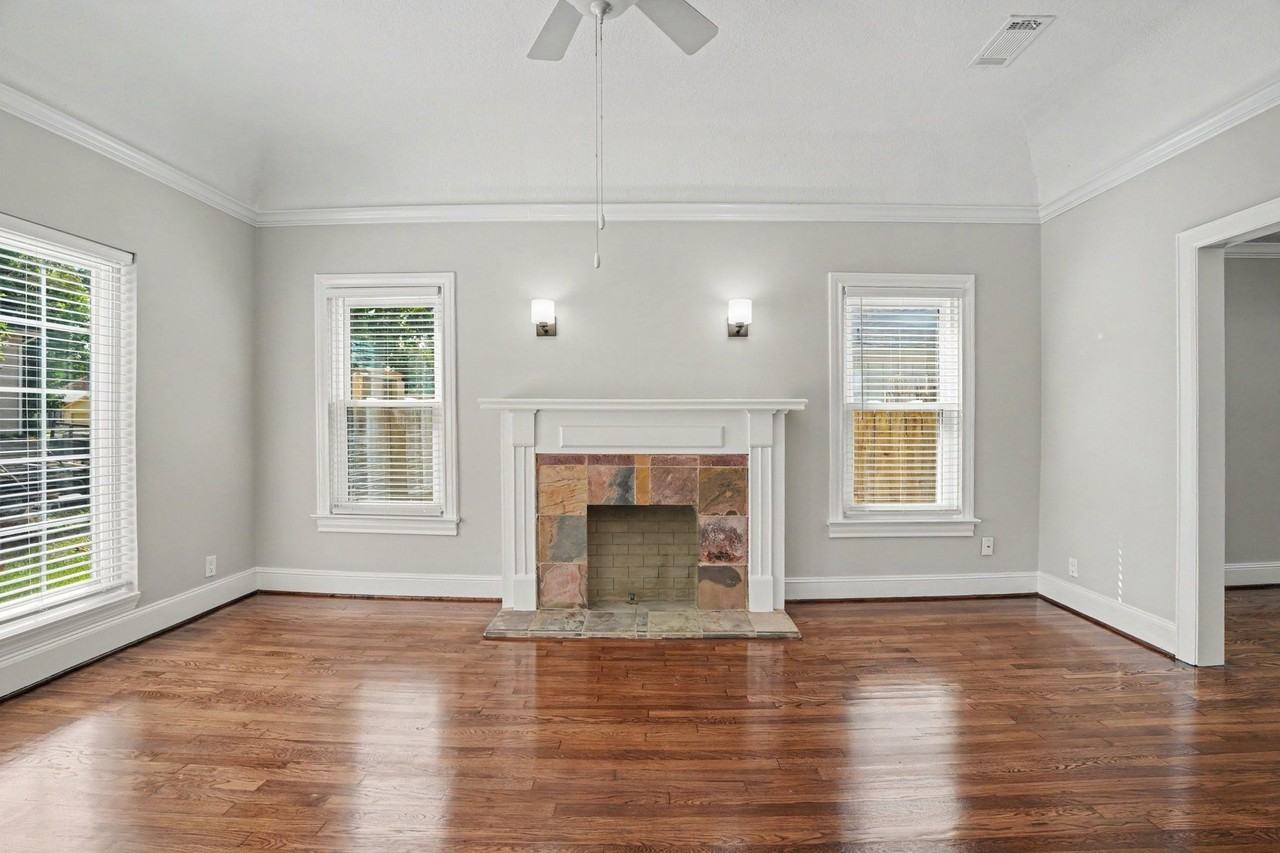 2805 Rosewood St - Photo 6 of 20