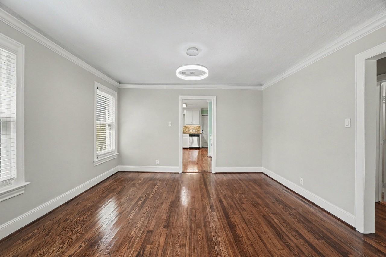 2805 Rosewood St - Photo 7 of 20