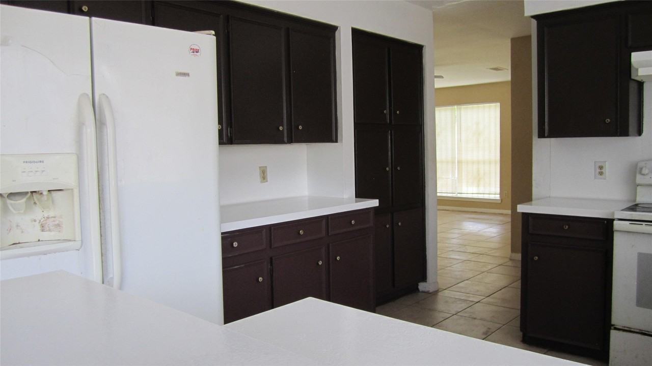 12461 Wellington Park Dr - Photo 3 of 15