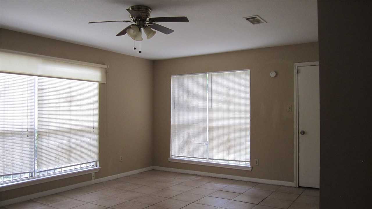 12461 Wellington Park Dr - Photo 6 of 15