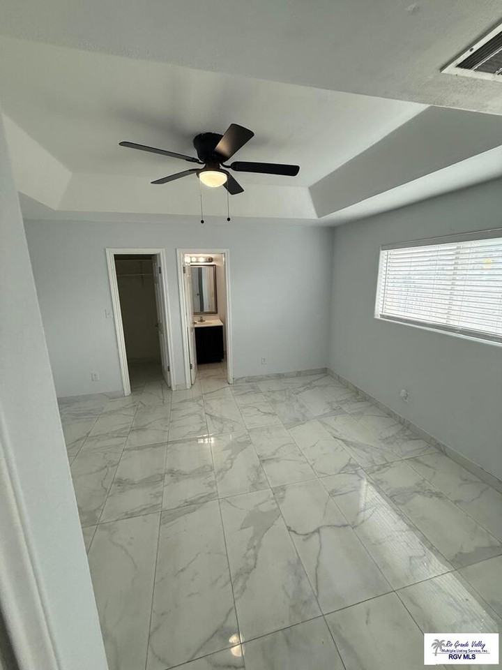2811 Pompeii St - Photo 3 of 17