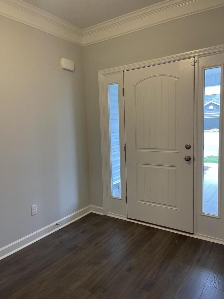 811 Goodale Dr - Photo 3 of 22