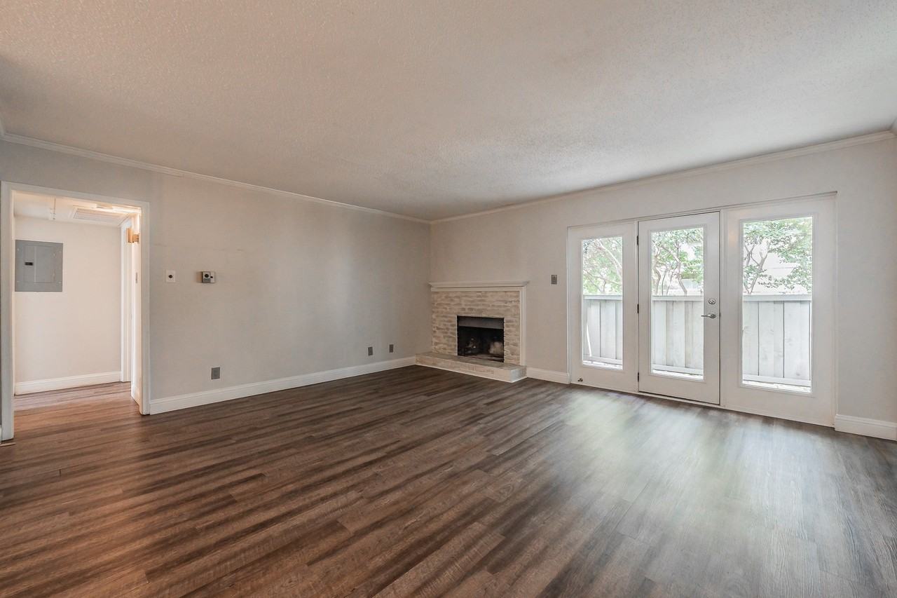 7706 Meadow Rd - Photo 2 of 35