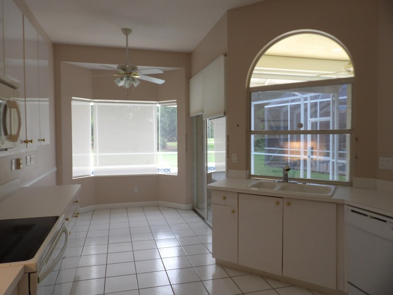 557 Sw New Castle Cv - Photo 6 of 21