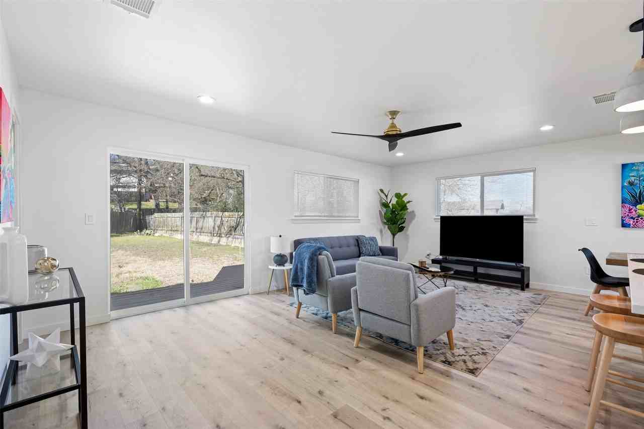 6104 Reicher Dr - Photo 5 of 33