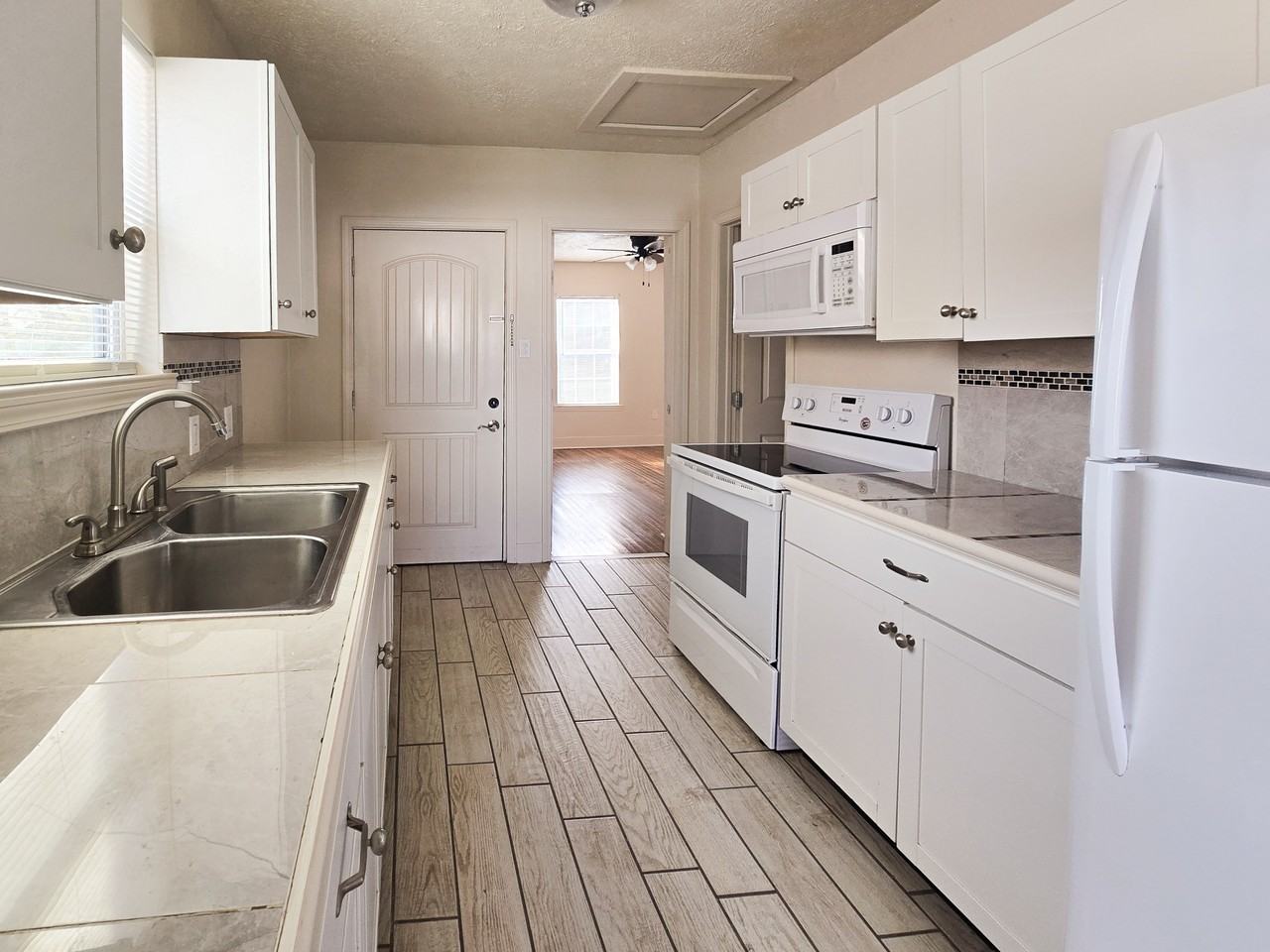 5309 Avenue O #SF - Photo 2 of 13