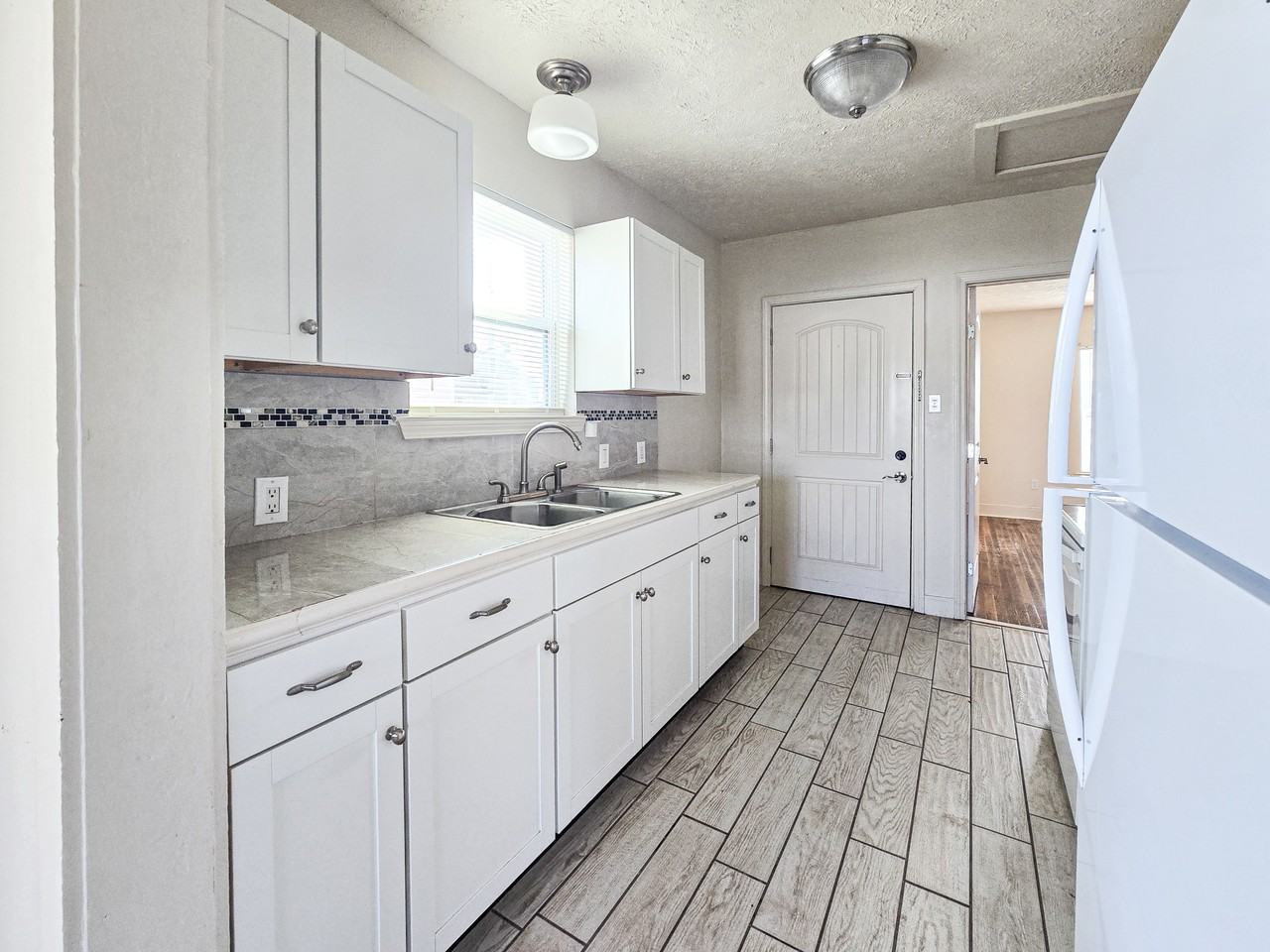5309 Avenue O #SF - Photo 6 of 13