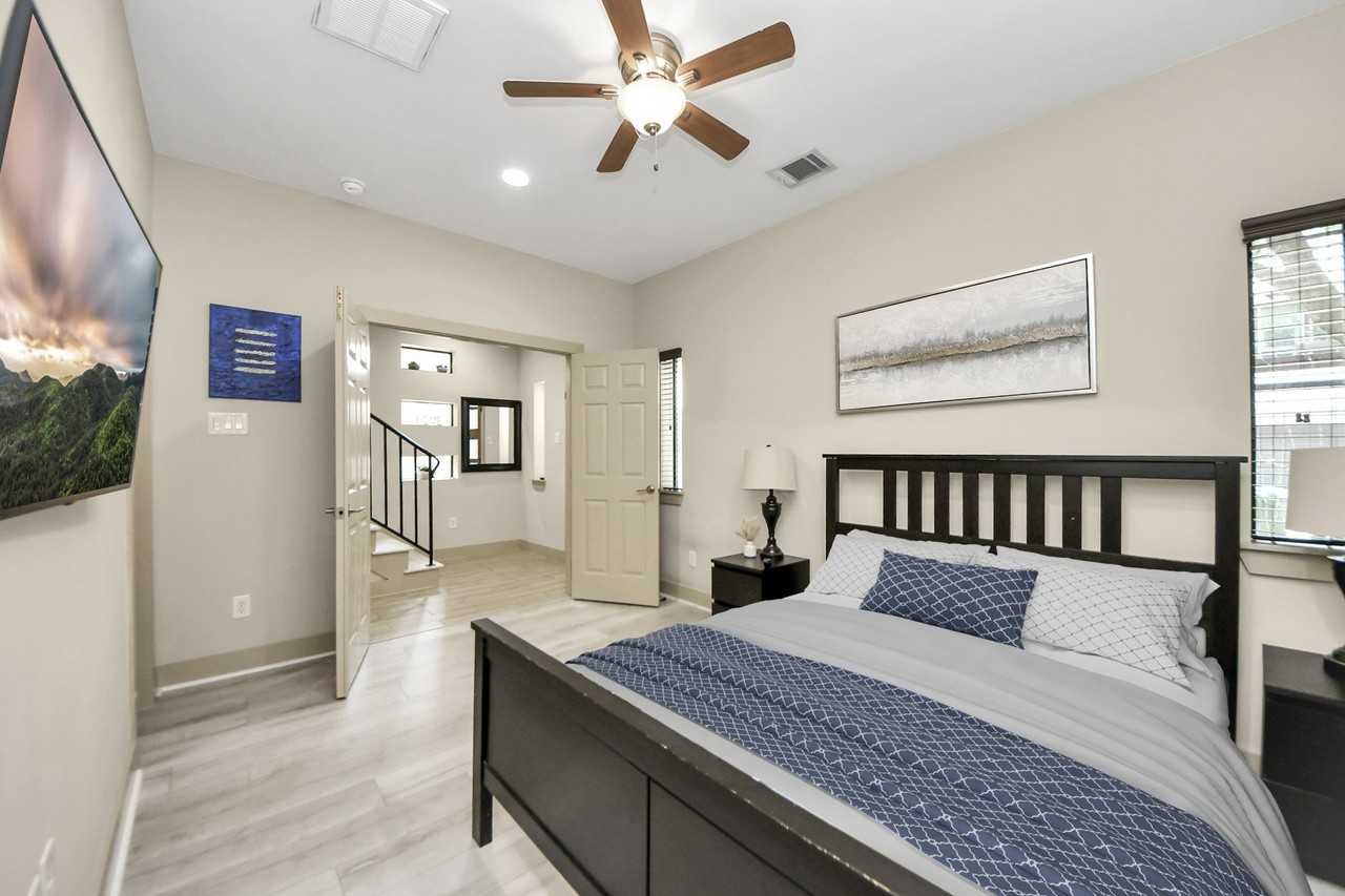 4510 Inker St Unit B - Photo 4 of 43