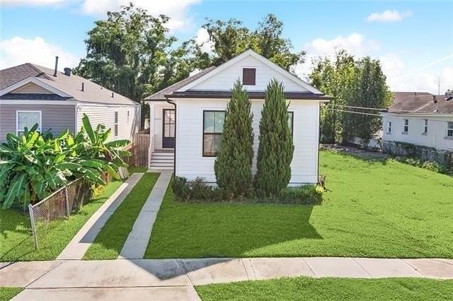 4519 New Orleans St - Photo 2 of 26
