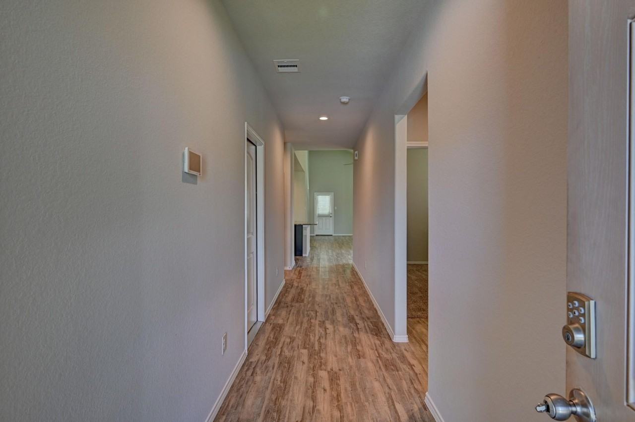 7022 N Sound Ln - Photo 7 of 50