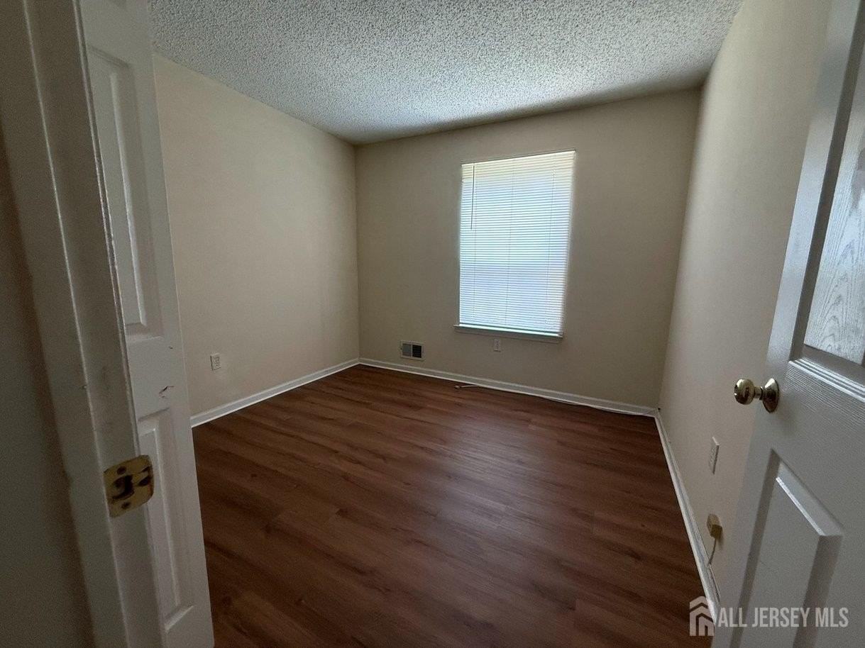 18 Guisborough Way - Photo 7 of 11