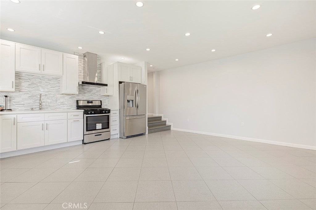 14728 Kingsbury St - Photo 5 of 14