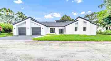 featured image of 5740 Sw 33rd Ter